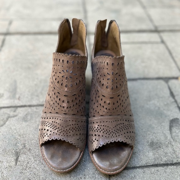 Sofft Millard leather peep toe booties / heels - Picture 3 of 5